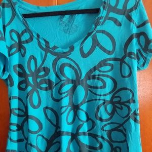 Teal printed tee shirt, new never worn size xxl